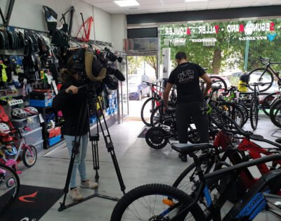 Bikeone. Venta y reparación de bicicletas segunda mano y nuevas, taller bicis electricas, patinetes. Alquiler , envios