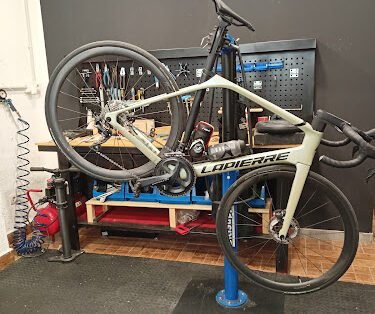Tienda y taller de patinetes eléctricos y bicicletas en Sevilla | Guerrero Electric