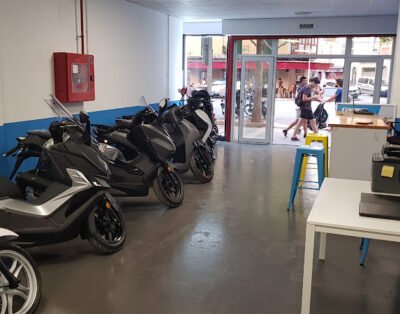 Cooltra Scooter rental Mallorca (Plaza España) – Days and monthly rental scooter rental